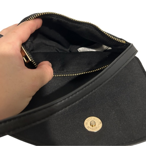 BILLABONG Black shoulder bag, small day bag minimalist with gold hardware clutch - Picture 7 of 9